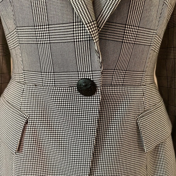 Blazer - Picture 5 of 8